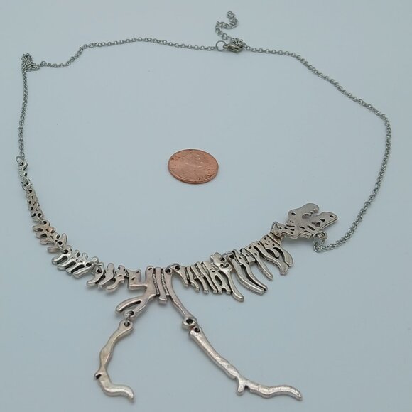 New Woman's Dinosaur Halloween Necklace - Picture 1 of 1